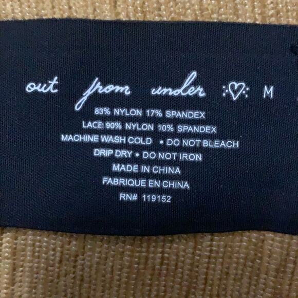 OUT FROM UNDER LACE BLACK BRA SIZE M - Picture 3 of 3